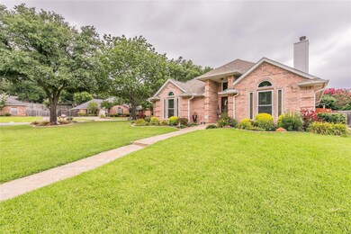 428 Montreal Dr, Hurst, TX 76054 - photo 2
