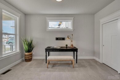 20686 SE Cougar Peak Dr, Bend, OR 97702 - photo 2