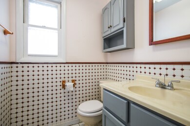 1/2 Bath
