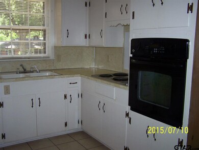 818 818 Watkins, Tyler, TX 75701 - photo 4