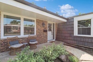 295 W Crystal Lake Ave, Crystal Lake, IL 60014 - photo 3