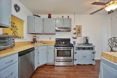 31 Azalea Ct unit 4, Staten Island, NY 10309 - photo 5