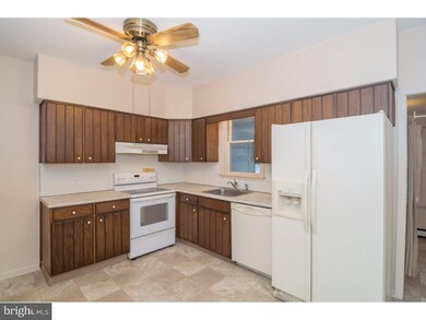 2 S 8th St, Perkasie, PA 18944 - photo 5