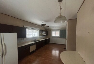 305 W Main St, Oakland, IL 61943 - photo 6