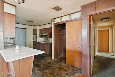 612 W New York Ave, McComb, MS 39648 - photo 5