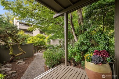 6570 Park Point Way NE, Seattle, WA 98115 - photo 3