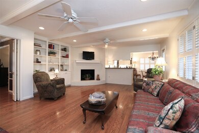 610 Inwood St, Tomball, TX 77375 - photo 4