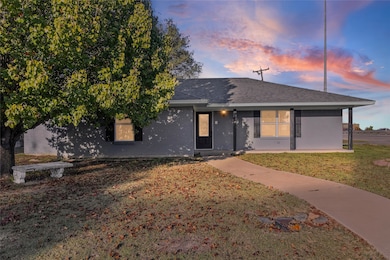 2500 Burnett Dr, Greenville, TX 75402 - photo 3