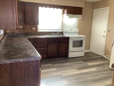 1721 11th St, Waukegan, IL 60085 - photo 2