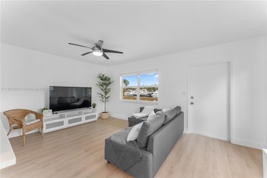 815 Middle River Dr unit 218, Fort Lauderdale, FL 33304 - photo 3