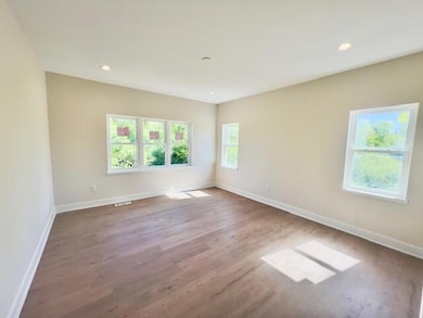 11470 W Tess Creek St, Franklin, WI 53132 - photo 4