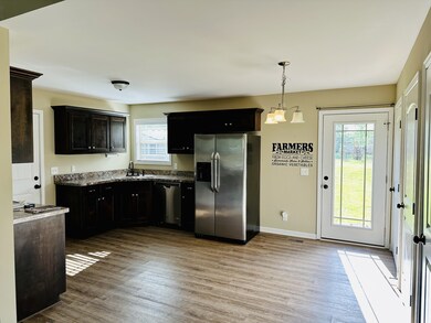 566 Skinner Flat Rd, Manchester, TN 37355 - photo 4