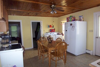 103 Gallup St unit 105, North Adams, MA 01247 - photo 5