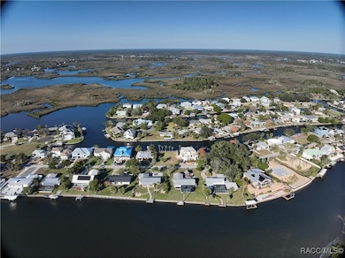 11905 W Bayshore Dr, Crystal River, FL 34429 - photo 3