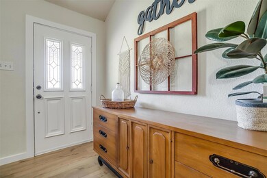 812 Conveyor Dr, Joshua, TX 76058 - photo 3