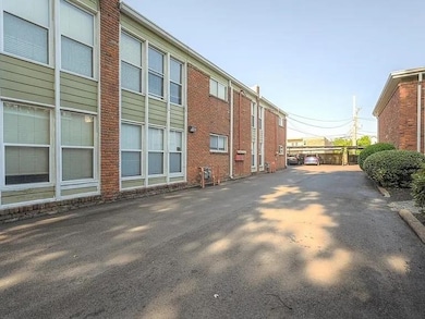 210 S Mclean Blvd, Memphis, TN 38104 - photo 4