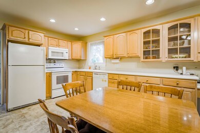 3109 W Twickingham Dr, Muncie, IN 47304 - photo 6