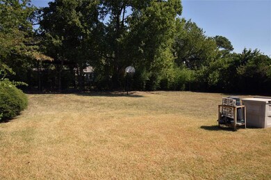 2611 W Morton St, Denison, TX 75020 - photo 6