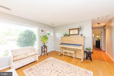 5817 Hanna Rd, Sykesville, MD 21784 - photo 7