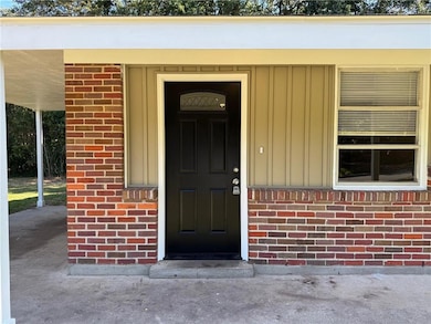 401 Elmwood Dr, Mobile, AL 36609 - photo 2