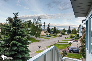 9304 Strathmore Circle-large-010-Deck Vi