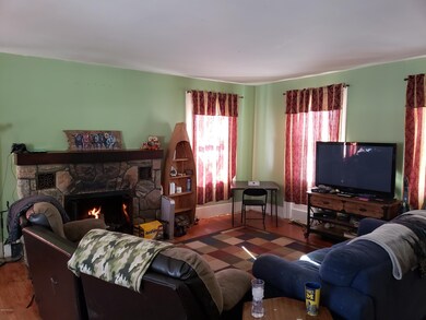 118 N Woodhams LR