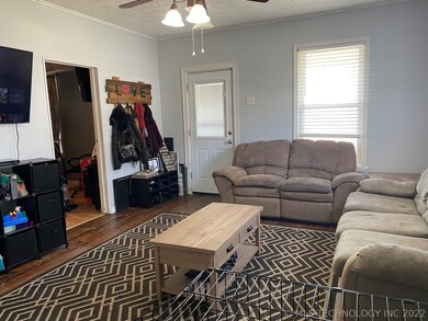 320 S Muskogee Ave, Claremore, OK 74017 - photo 4