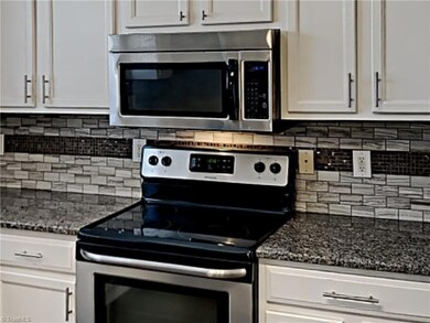 3833 Tarrant Trace Cir, High Point, NC 27265 - photo 5