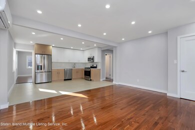(6) KITCHEN