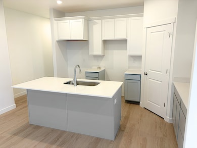 879 Mathilda Dr, Saratoga Springs, UT 84045 - photo 5