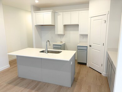 879 Mathilda Dr unit 249, Saratoga Springs, UT 84045 - photo 5