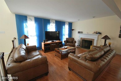 12228 Tildenwood Dr, Rockville, MD 20852 - photo 4