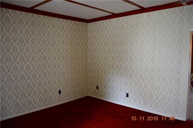 910 Hancock Ave, Vandergrift, PA 15690 - photo 3