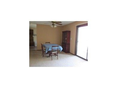 Dining Area. Sliders to Deck