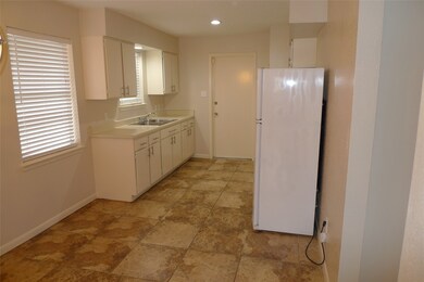 407 N 9th St, Beasley, TX 77417 - photo 7