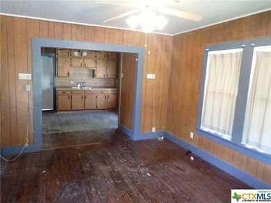 102 E Clements Ave, Copperas Cove, TX 76522 - photo 3