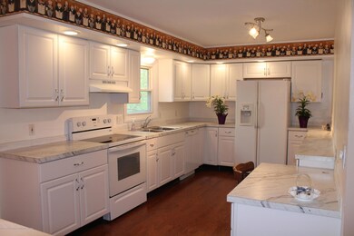 Completely Updated Kitchen!