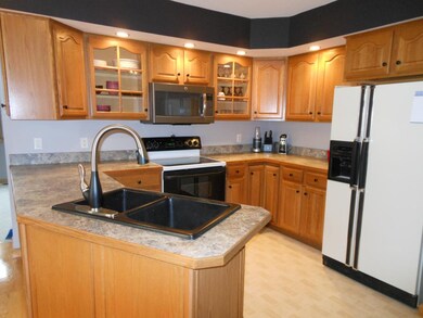 645 Pingree Hill Rd, Auburn, NH 03032 - photo 4