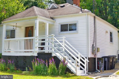 5205 N Englewood Dr, Hyattsville, MD 20785 - photo 2