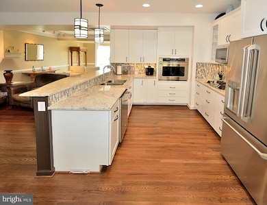 386 Myrtle Place, Occoquan, VA 22125 - photo 5