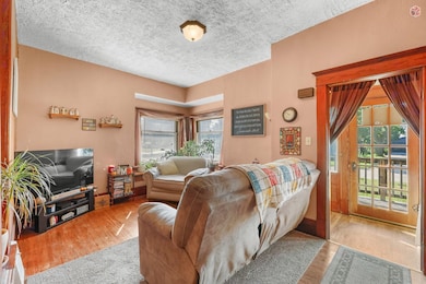 747 E 2nd St, Hastings, NE 68901 - photo 5