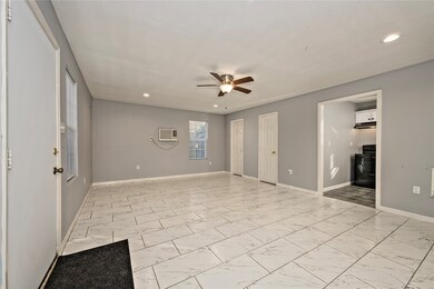 living/bedroom area