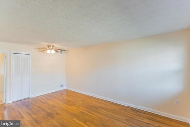 403 W Broad St unit 2, Falls Church, VA 22046 - photo 3