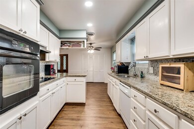 1115 Thomas St, Denton, TX 76201 - photo 6