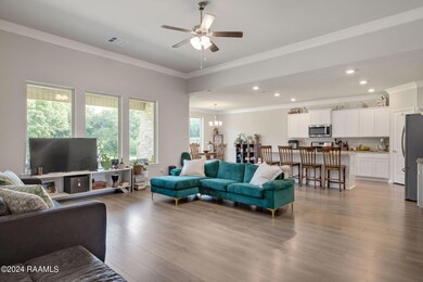 5-web-or-mls-303 New Trails Ln-5