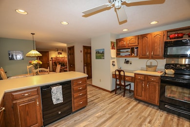 17 King Henry Dr, Londonderry, NH 03053 - photo 6