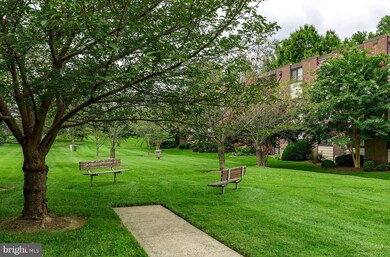 10723 West Dr unit 202, Fairfax, VA 22030 - photo 5