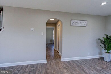 557 Manatawny St, Pottstown, PA 19464 - photo 3