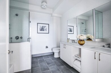 70 Pine St unit 4105, New York, NY 10005 - photo 4