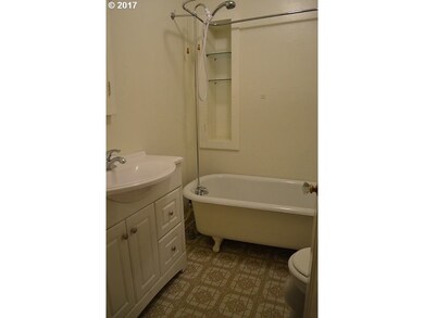 405 W 3rd St, the Dalles, OR 97058 - photo 5